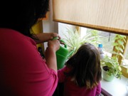 Zaléváme květiny ve školce